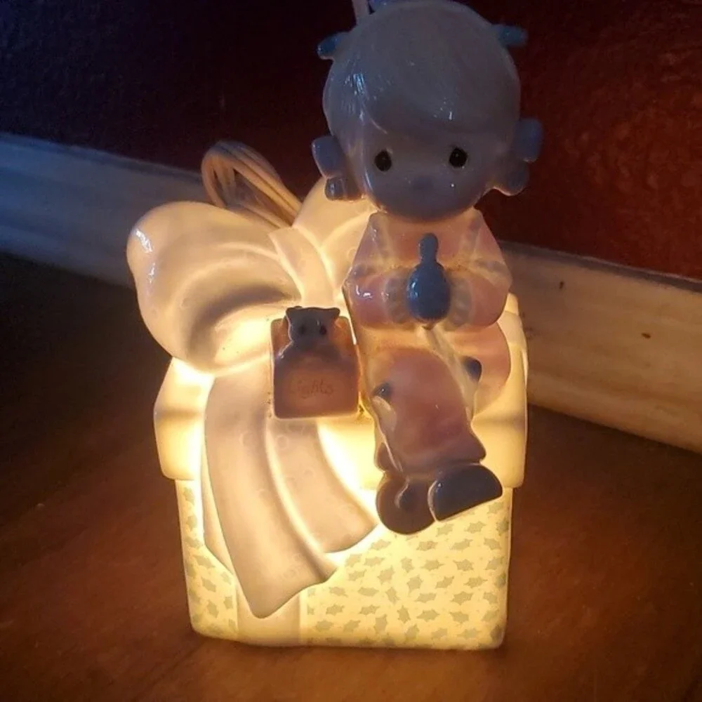 Vintage 1991 Precious Moments Enesco Christmas Night Light Girl Gift Box